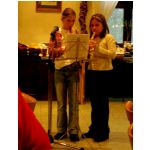 Weihnachtsfeier 2003: Rebecca Kalb und Franziska Frhr