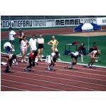 Bayerische Schlermeisterschaften Schweinfurt 1996: Verena Mller beim Start zum 75m-Lauf (W14)