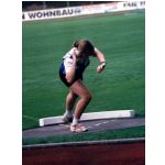 Schweinfurt 1996: Verena Mller beim Kugelstoen (W14)