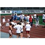 Bayerische Schlermeisterschaften Schweinfurt 1996: Verena Mller bei den Startvorbereitungen zum 75m-Lauf (W14)