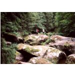 Camping 1999: Manuel heurich, Tobias Klein und Martin Krannich machen unter sich aus, wer als erster in die Waldnaab fllt